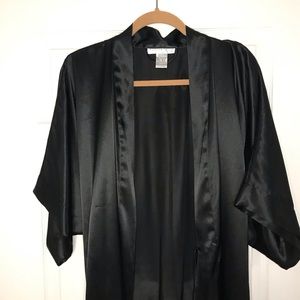 ||MORGAN TAYLOR BLACK ROBE W BELT||